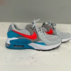 New Nike Women's Air Max Excee Pure Platinum/Bright Crimson